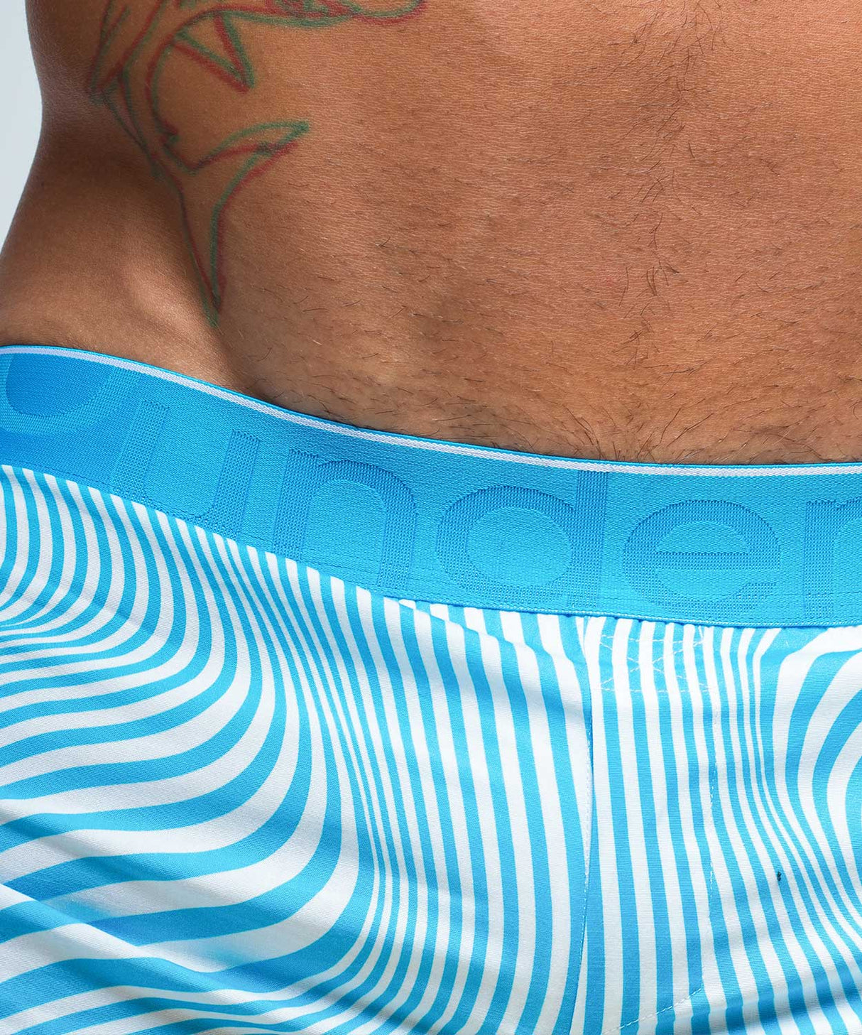 WAVEFORM Lift Boxer